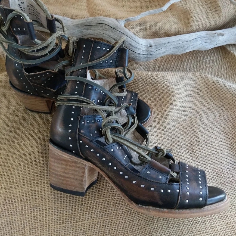 Freebird by Steven Hazel sandal